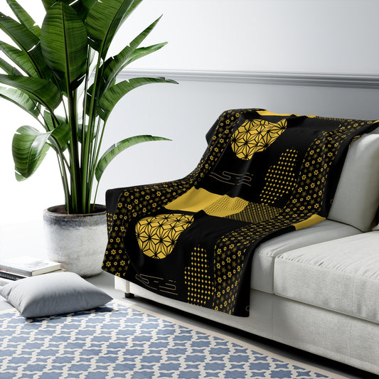 Gold and Black Asanoha Patchwork Sherpa Blanket | Traditional Japanese Pattern Heritage Fleece